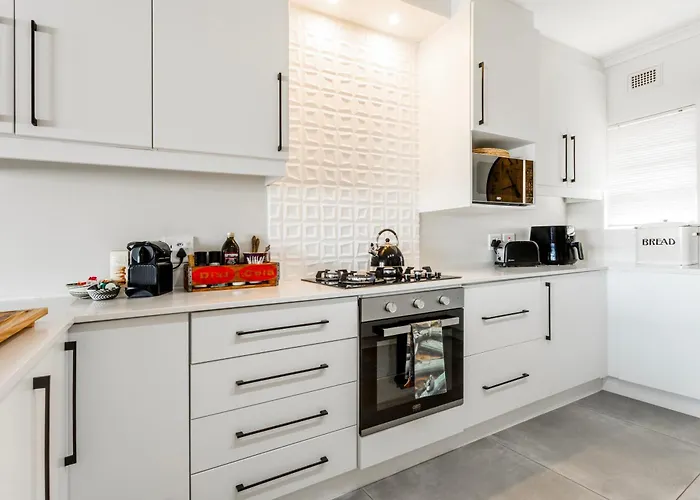 Sea La Vie- Trendy Apt With Solar Power & Sea Views